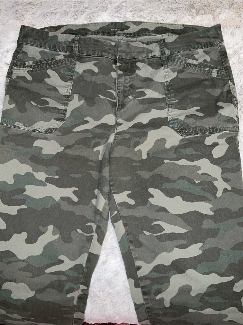 Old Navy Green Camo Pixie Pants